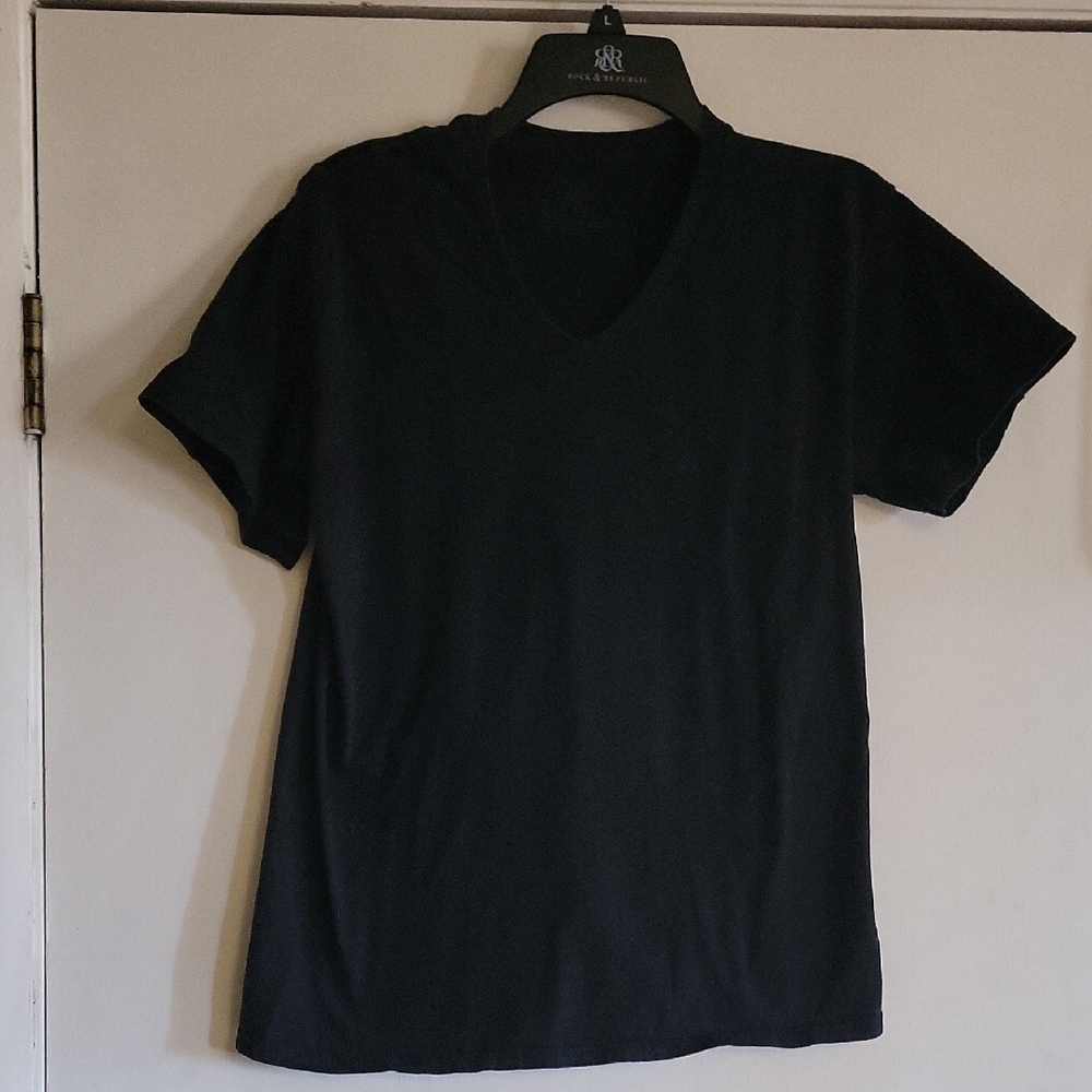 Black V-Neck Short Sleeve Tee